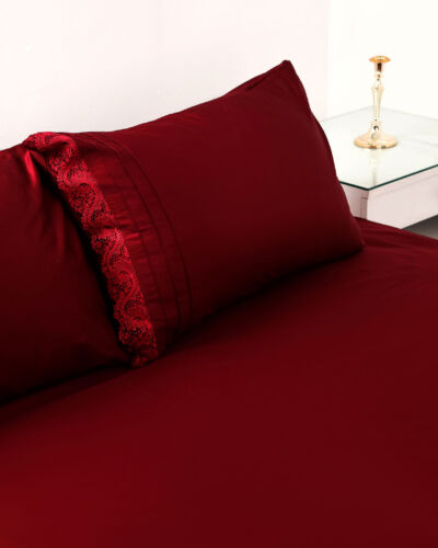 L’Antique Paisley Lace-Detail Bed Sheet Set,3 Pieces -240×260 cm – Maroon
